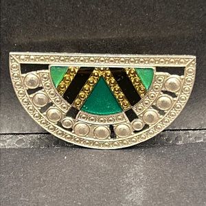 Vintage Taiwan resin/metal brooch